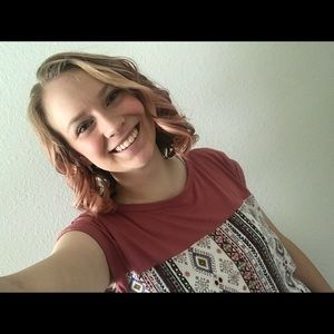 Meet your Posher, Abigail